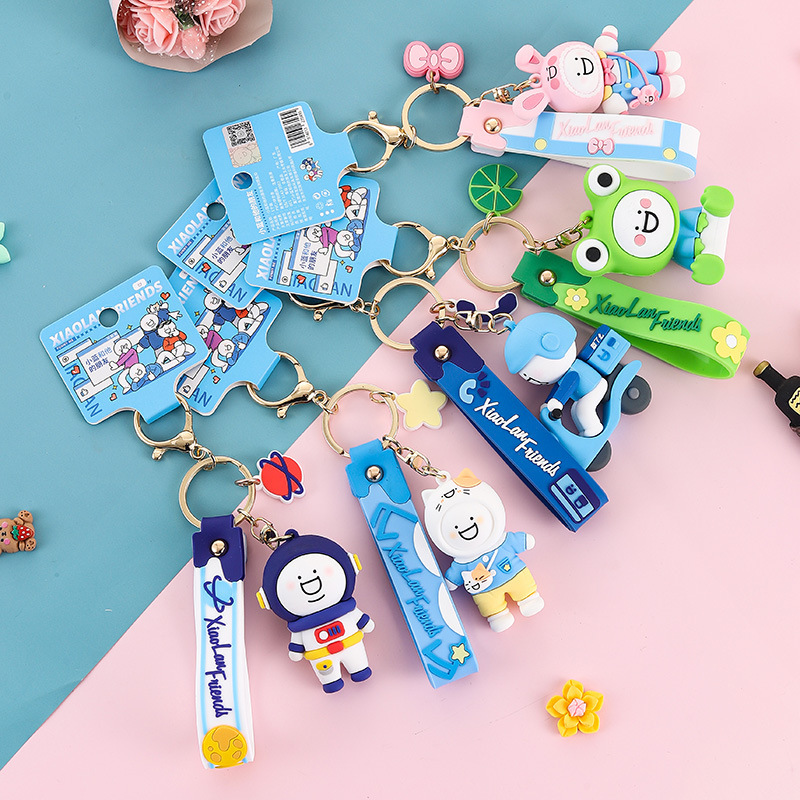Bản gốc Blue và bạn anh ta, ông Toon, có chìa khóa xe và chìa khóa xe.