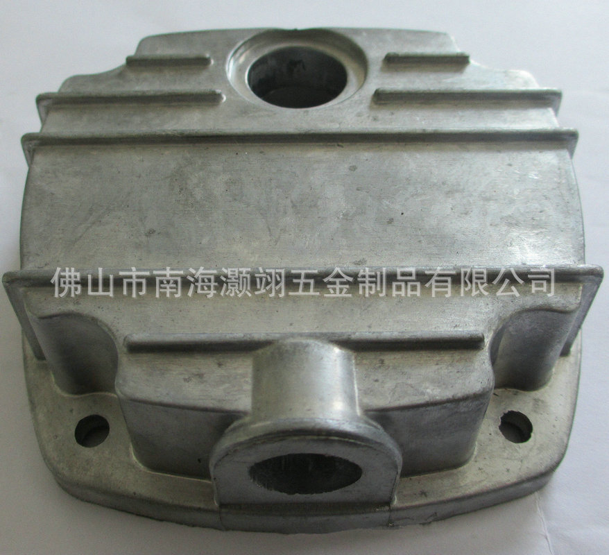 The factory supplies the air presses, the axle lid cast molds, the aluminium alloy car parts cast.