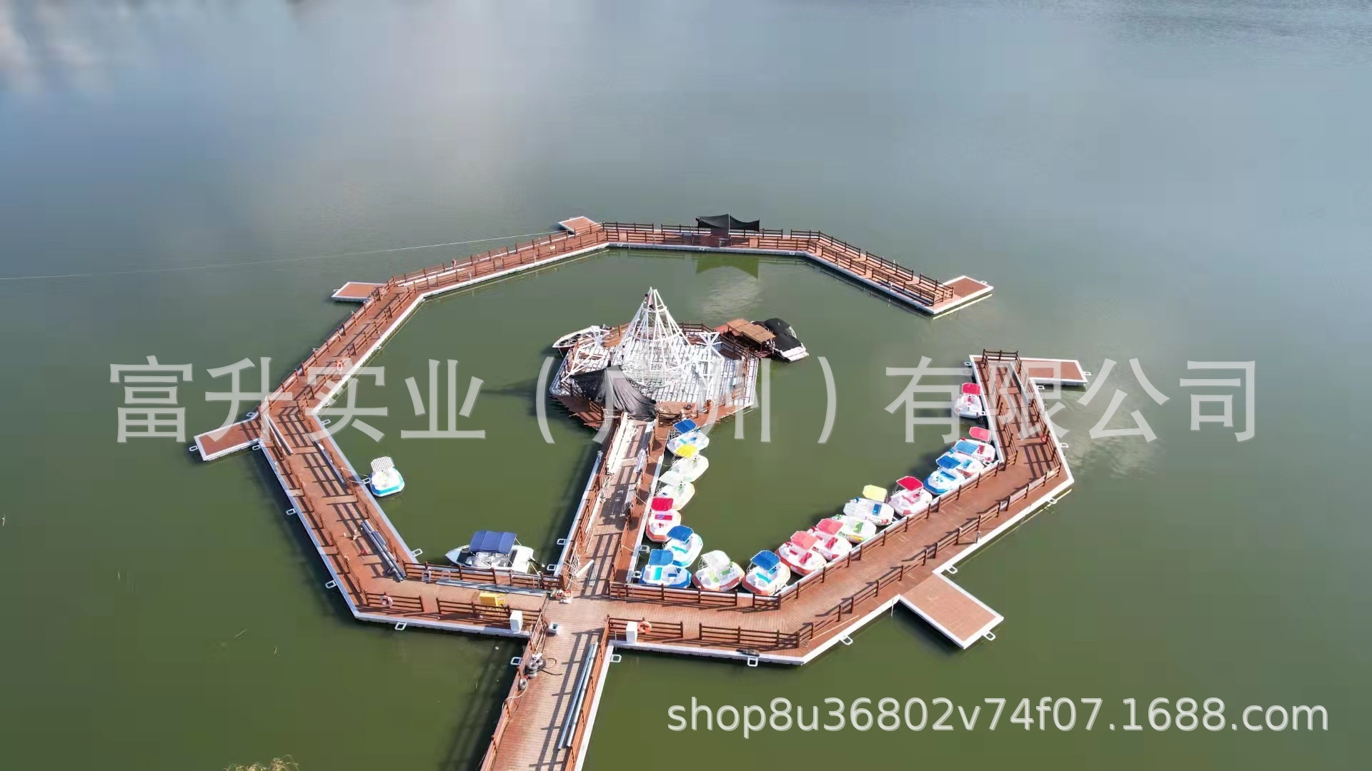 搭建水上游乐园闯关漂浮码头 塑料浮筒式冲浪浮台 水上通道浮桥