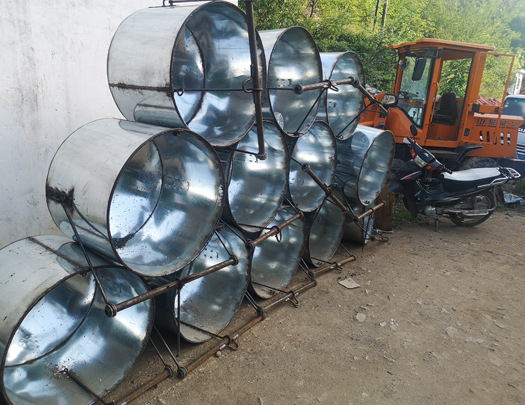 Drums on the bridge roller for cargo transport in high-altitude cargo transport in the so-way slider mountain region