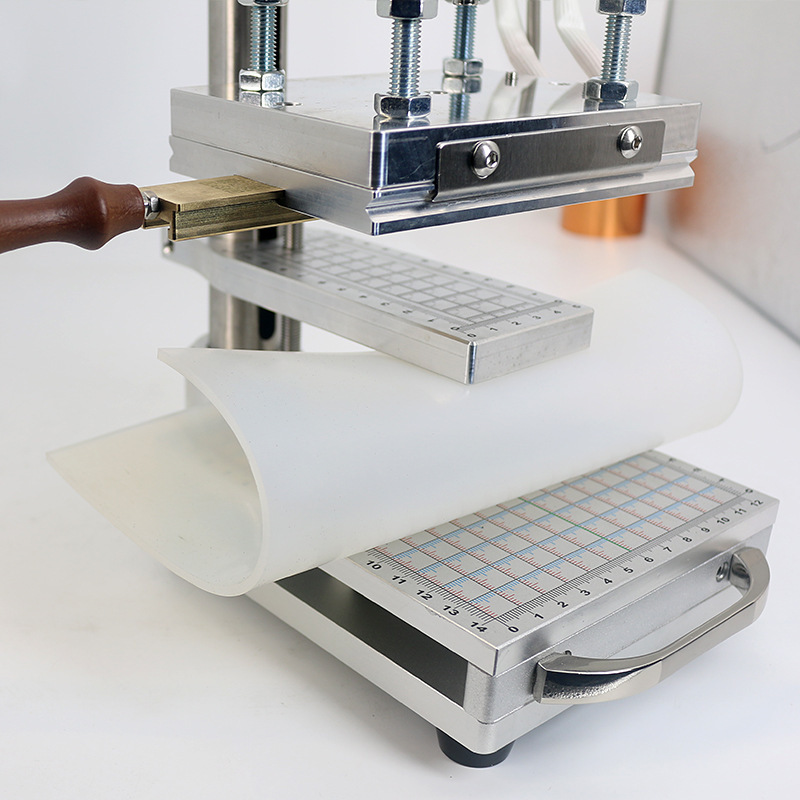 Small-scale pressurizer hot-printed thermal pressurized stubbles produced with high-temperature-heated extended fittings