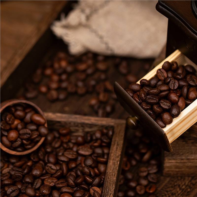 Nóng, cay, cà phê đen, lạnh, nóng, nóng, nóng, cà phê cay, nhanh và cay.