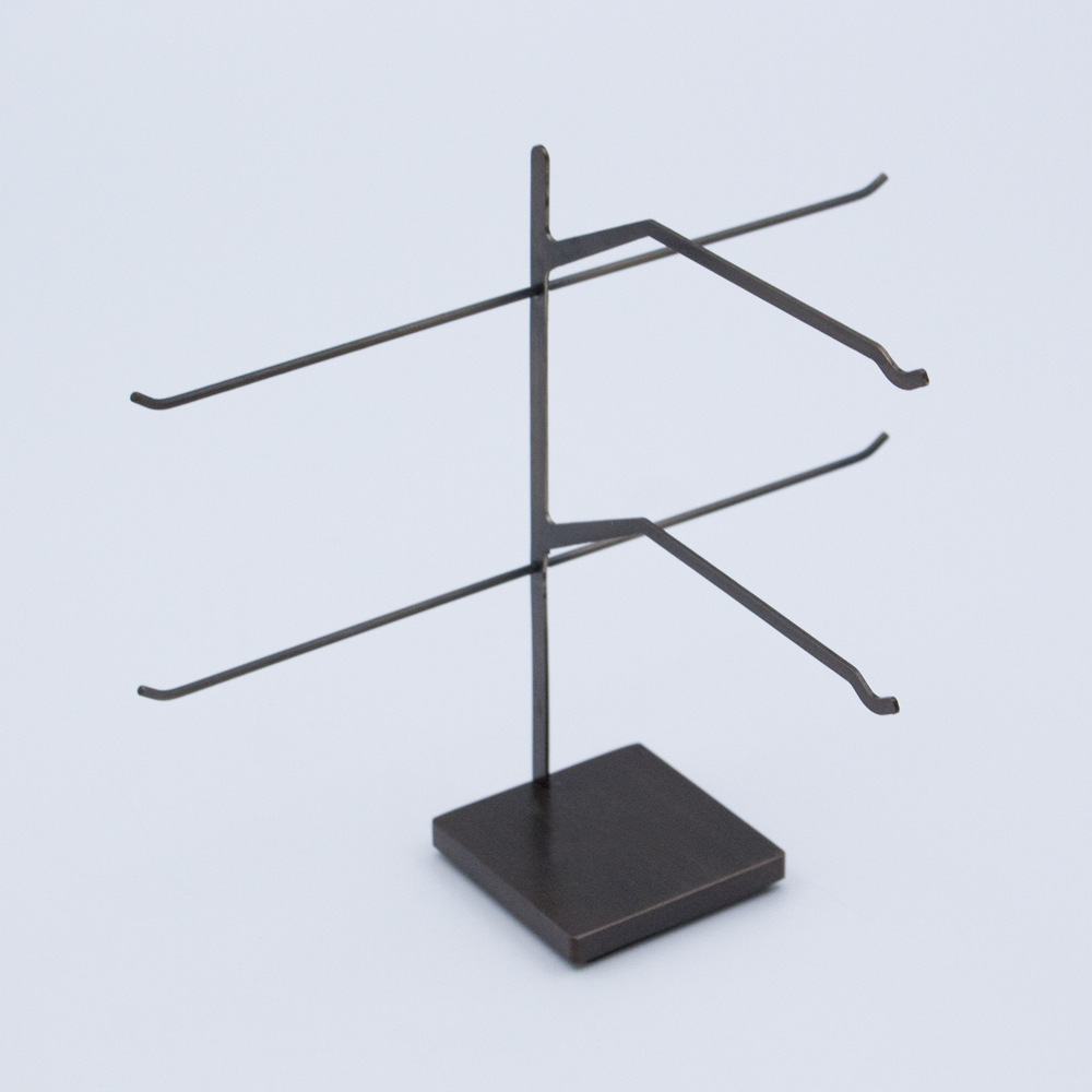 Wholesale custom metal ring earring display racks, brand-name jewel show prop ear nails.