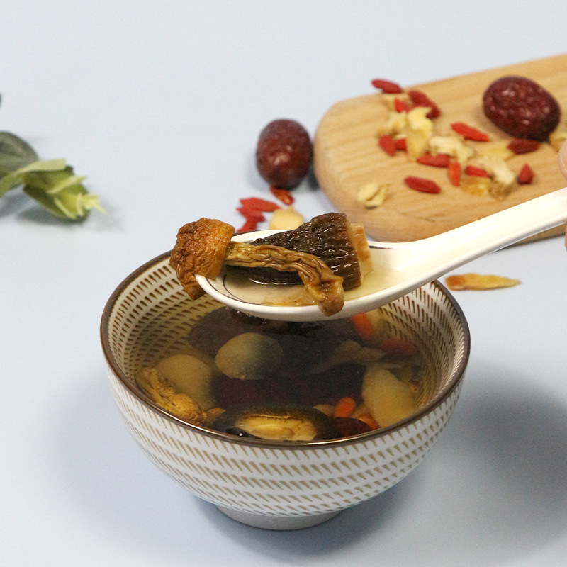 A chicken soup pack with a guacamole guacamole and a guacamole to feed the food.