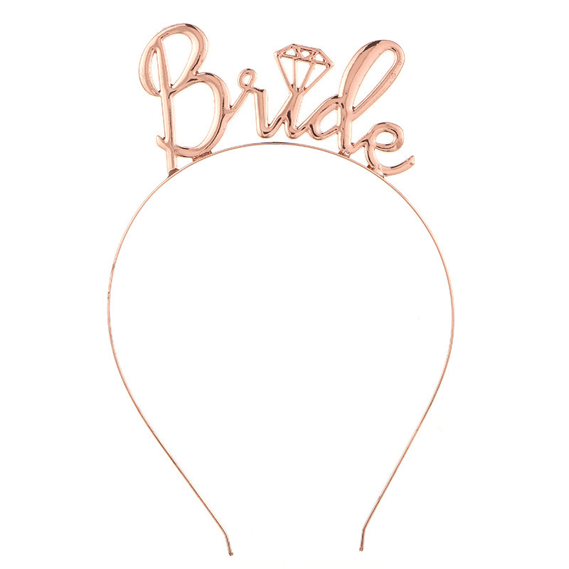 The European-American bachelorette party set to be the bride's crown-haired crown-headed wedding dress with a hot belt.