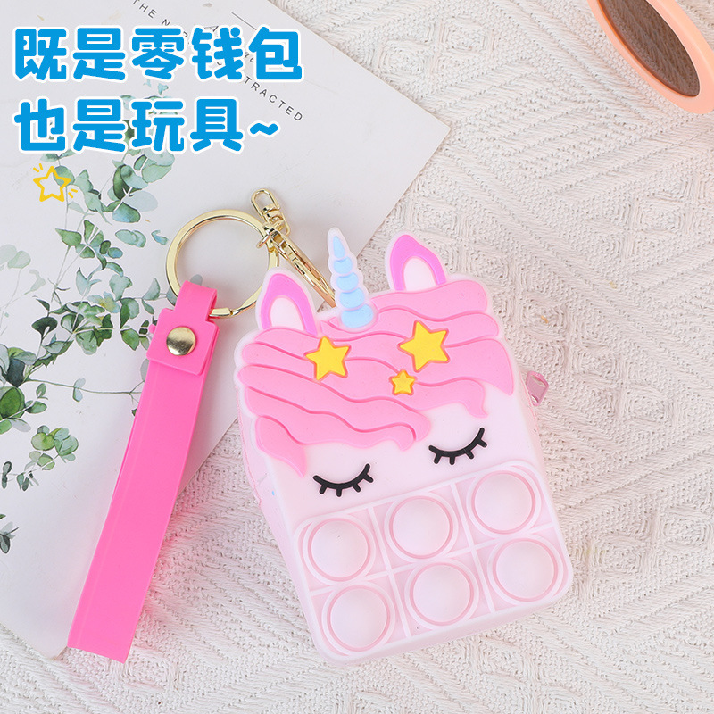 Sắp xếp các chìa khóa kỳ lân mới cho không ví, và không khí thời trang có thể mang theo một túi silicon màu sắc.