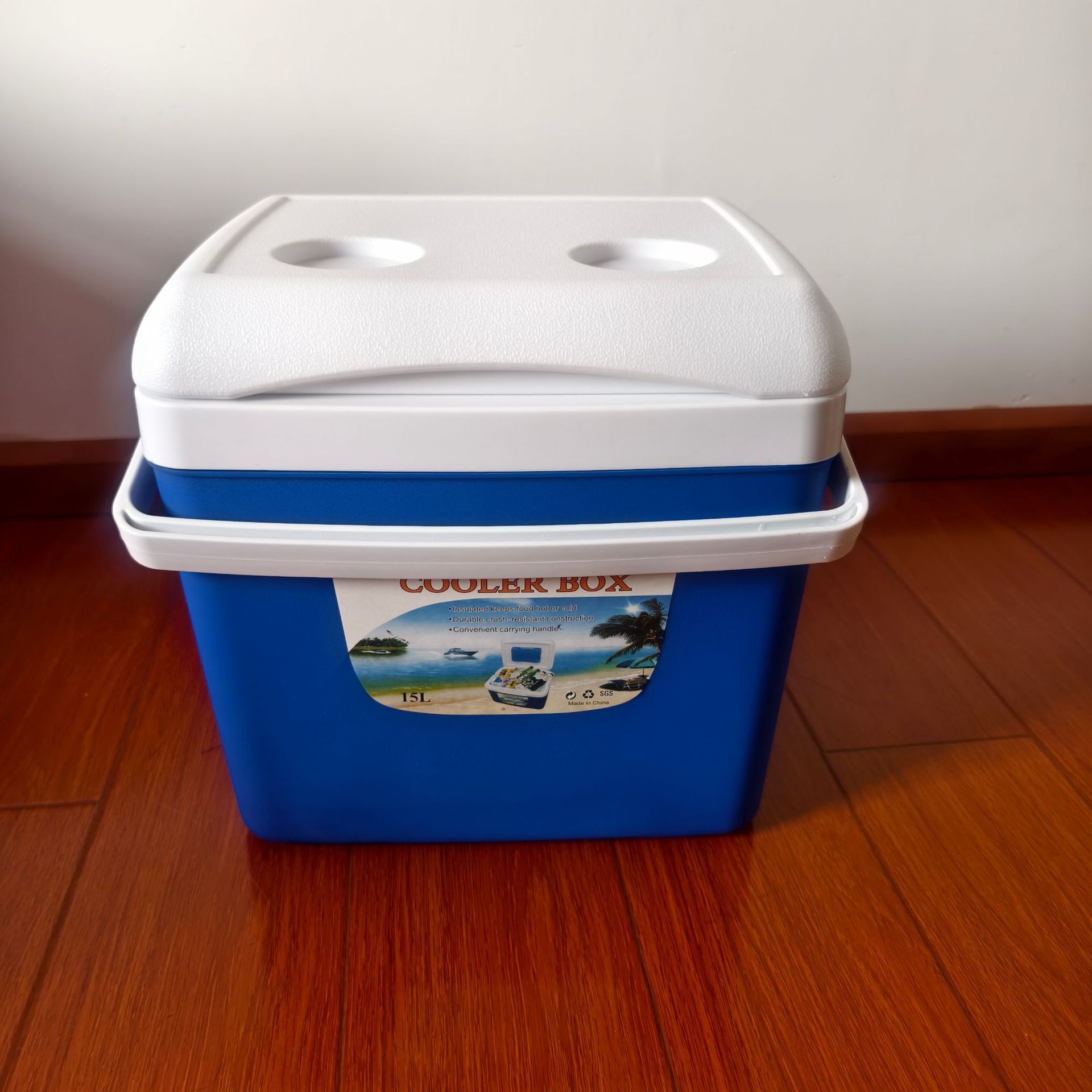 An icebox, an outdoor camper, a car-mounted cooler, a home-portable cold bucket.