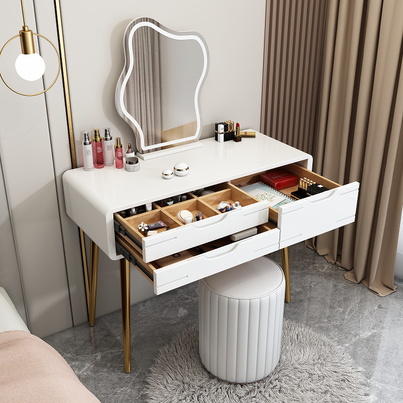 A new, simple, small-house dressing table for a modern, simple red dresser in a fully wooded dresser bedroom.