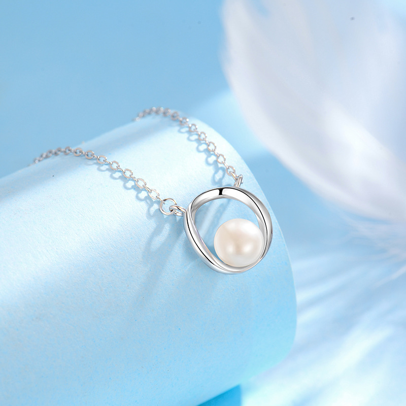 S925 pure silver with a fresh water pearl necklace, 2023, light and simple.