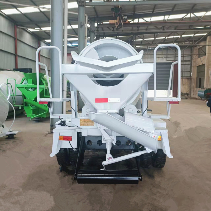 Five-wheeled 1.5-square-limited concrete transport vehicle, small commercial mixer, open road machinery