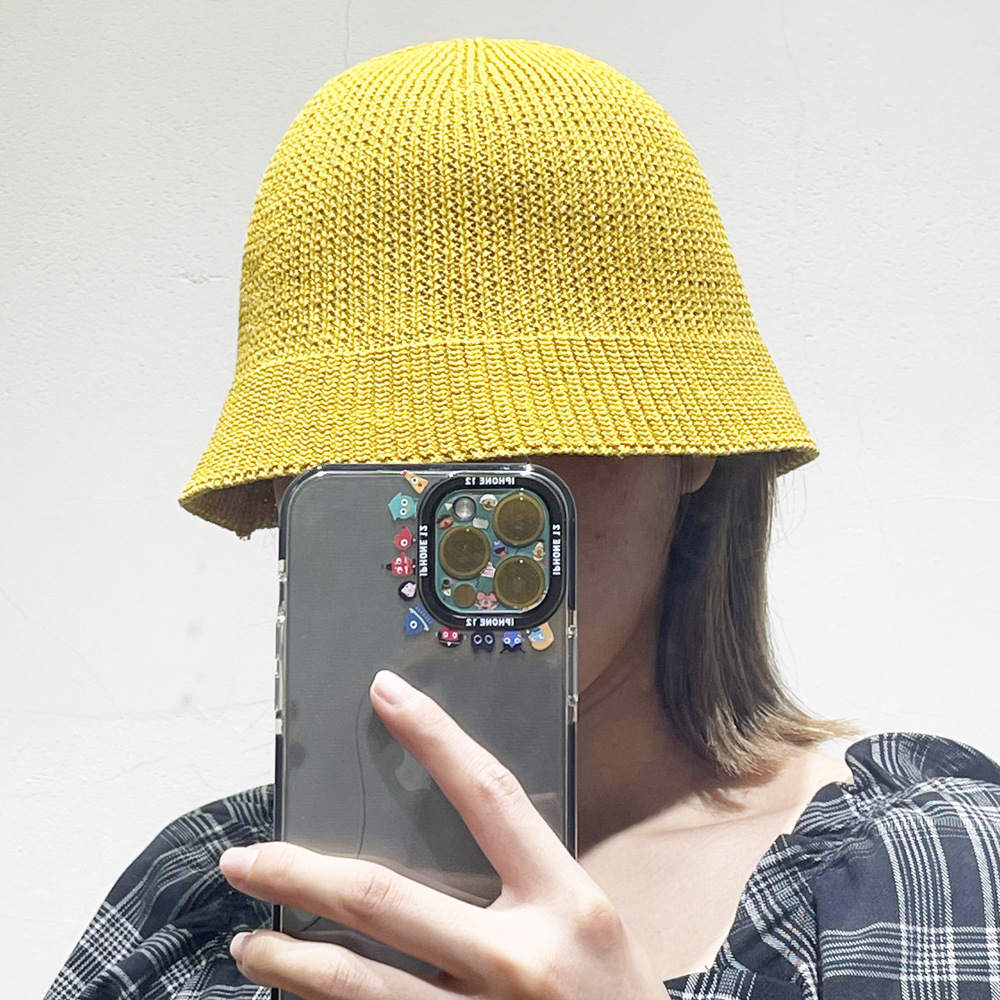 ♪ A woman with a superb double-coloured keg hat ♪