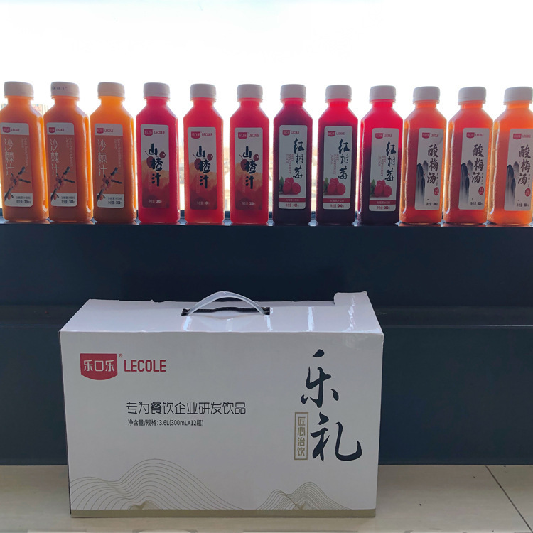น้ําผลไม้ของผู้ผลิต 300 มิล และซาลซ่ามาการิต้า