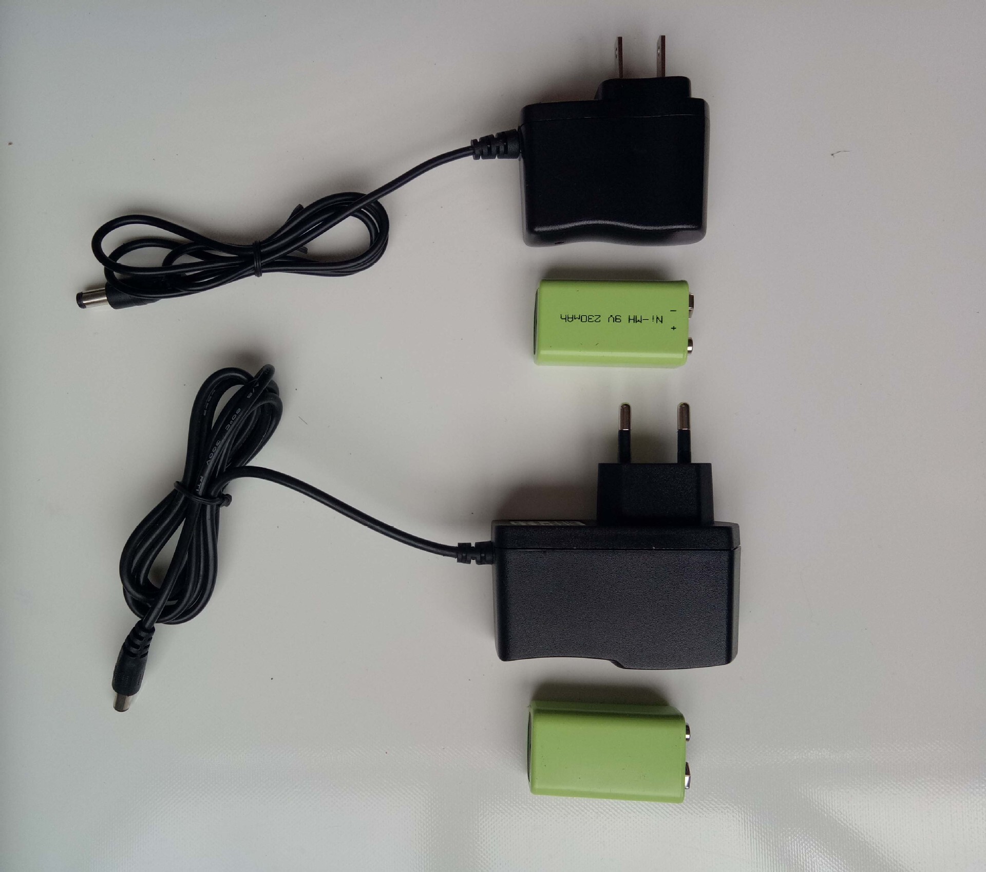 A 10V nickel-hydrogen battery charger, a hand-probing battery charger.