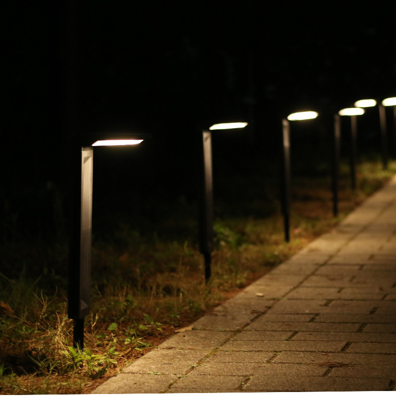 Customization of solar path lights for cross-border solar courtyards with outdoor house and garden lights