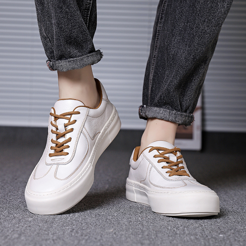 New little white-shoe man with a light belt and a short-shoe-shoe.