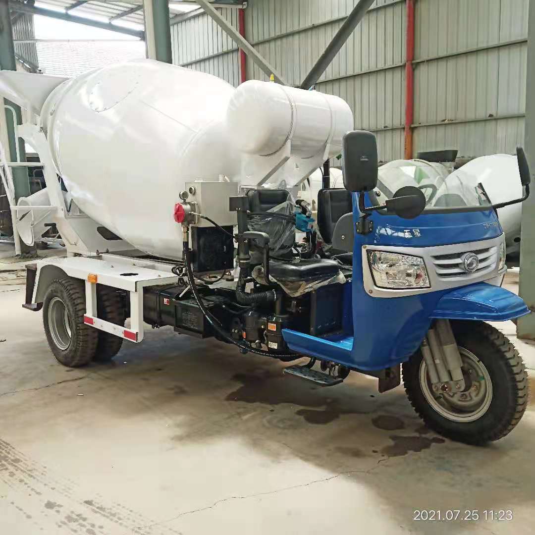 A five-star 1.5 tunnel replaces a mixer with a mud truck, a horsepower five-wheel concrete mixer.