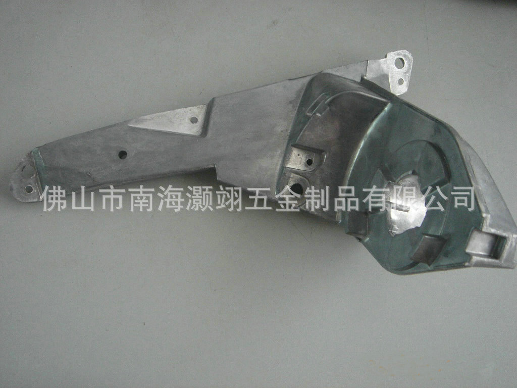 Aluminium alloy mirror vehicle fittings for casting.