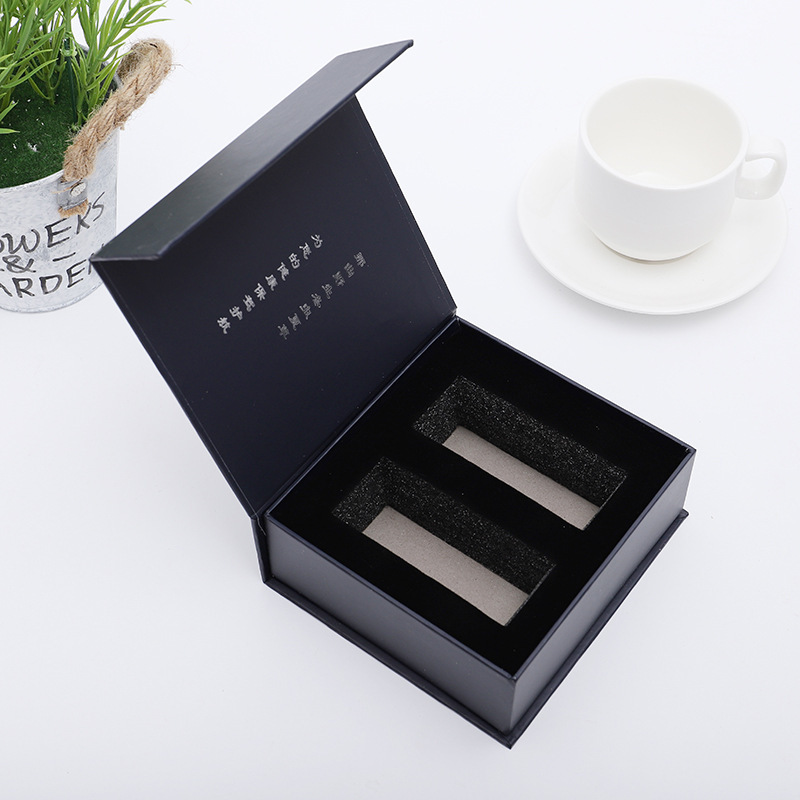 The manufacturer customises the cardbox box for the solar headphone packaging electronics.