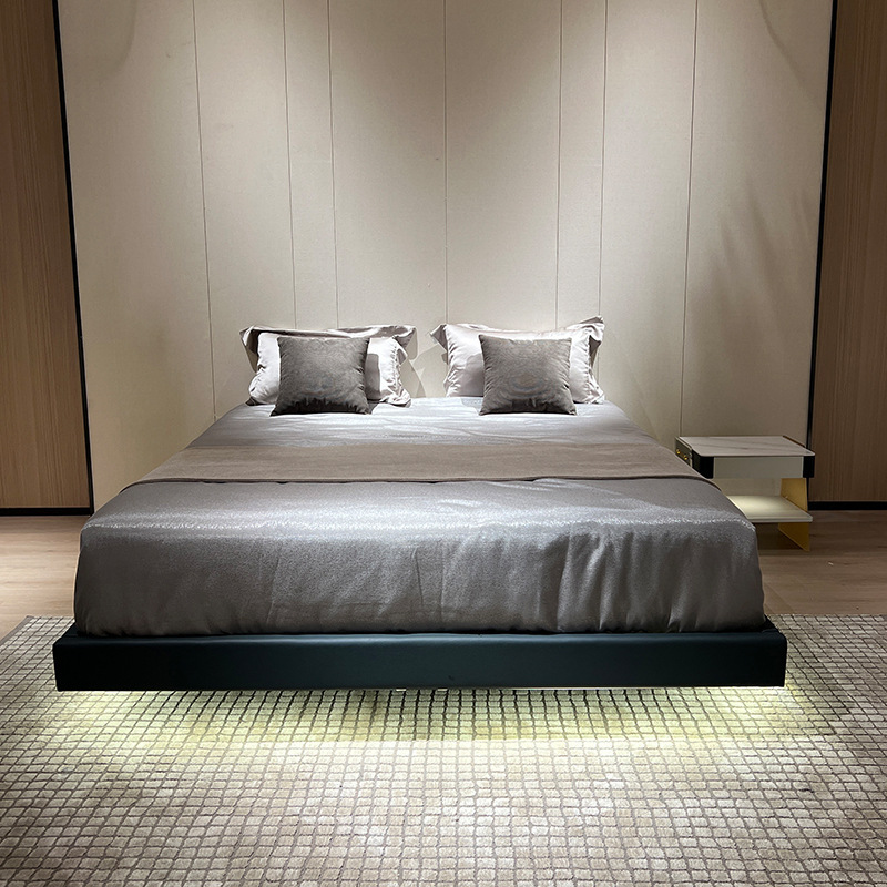 With no head on the side of the bed, the light on the bed is so simple that it's about 1.8 meters short.