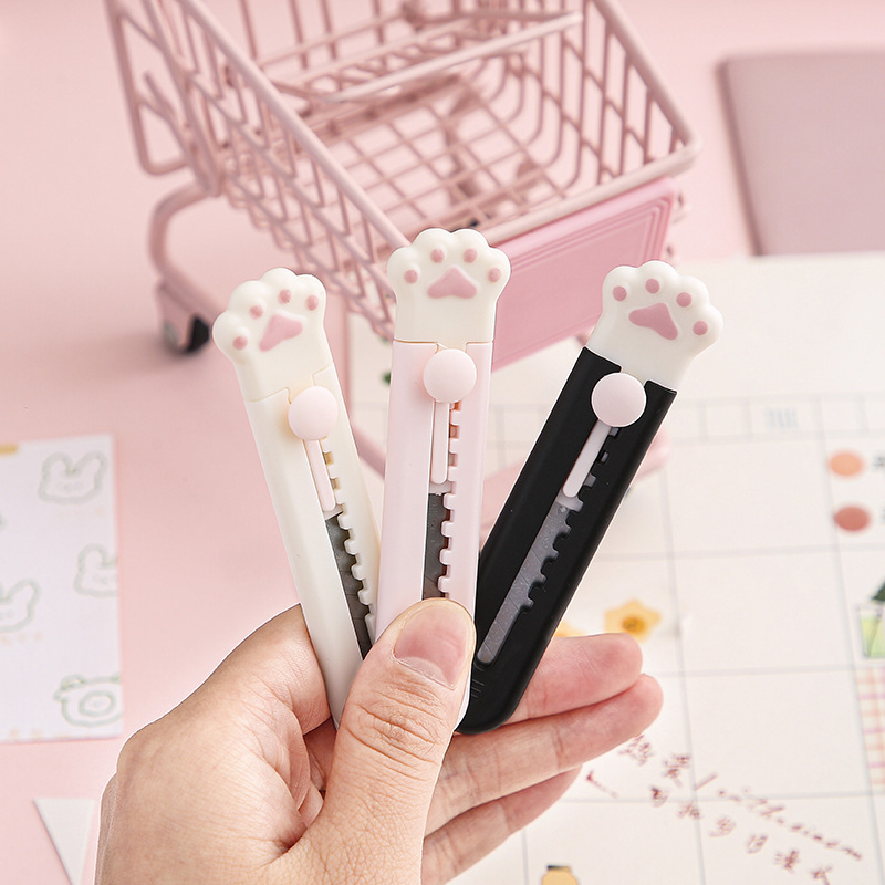 Mực, móng vuốt mèo mini, vật liệu sáng tạo nhất dành cho sinh viên.