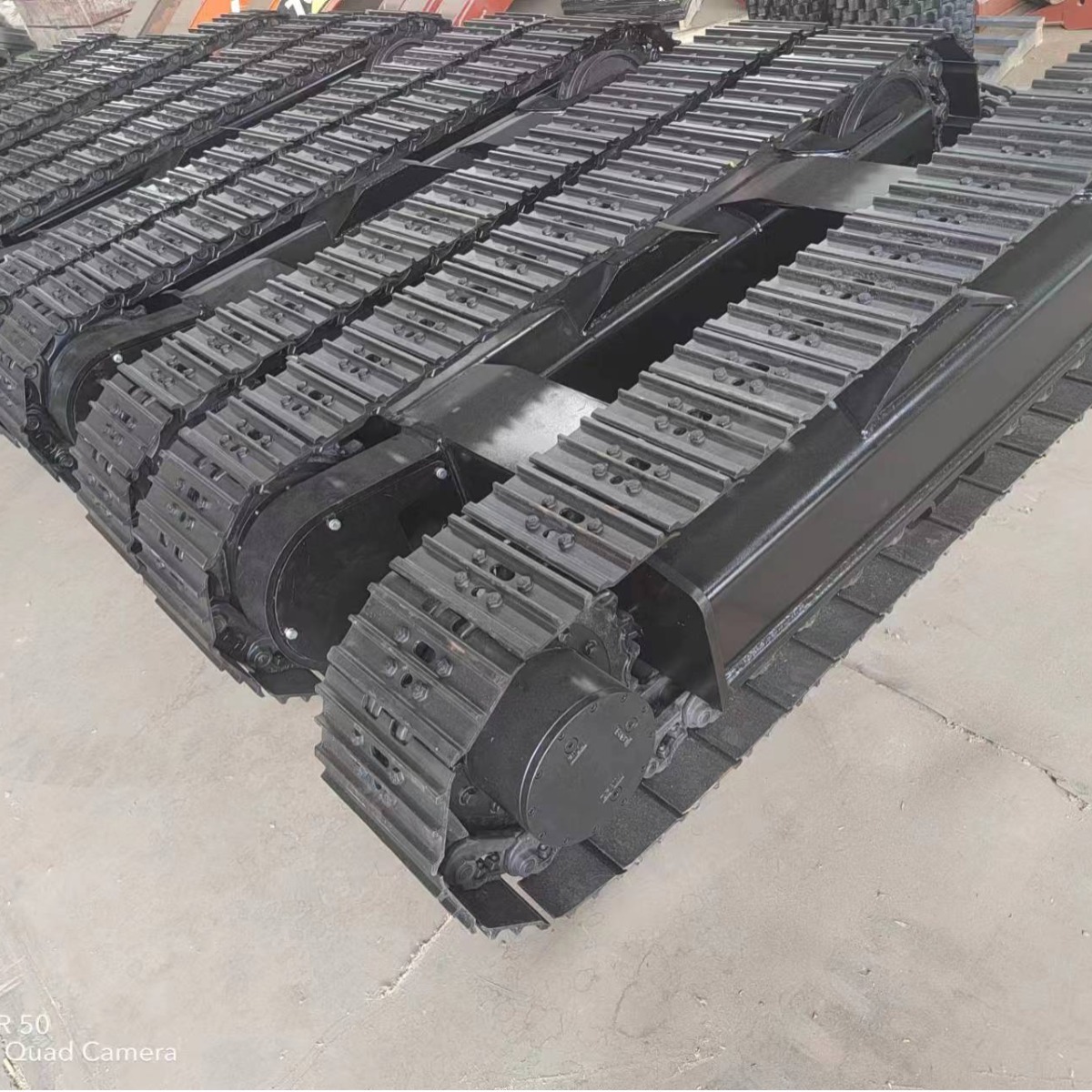 Total of hydraulic rubber chassis for the supply rig tracks