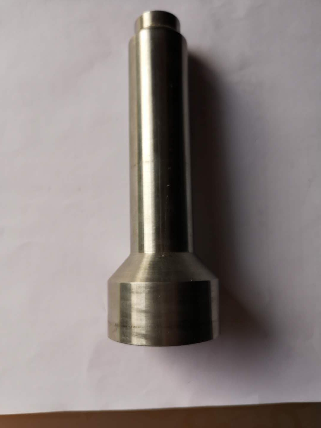 Metal thermometers with straight-to-line head-to-carat wire pressure thermometers