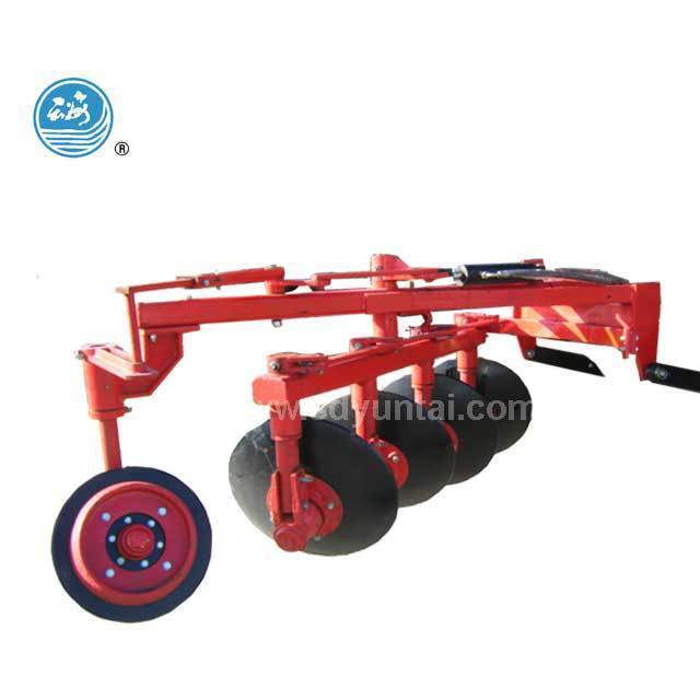 Supply one two-way disk plow, sale of a two-way hydraulic plow.