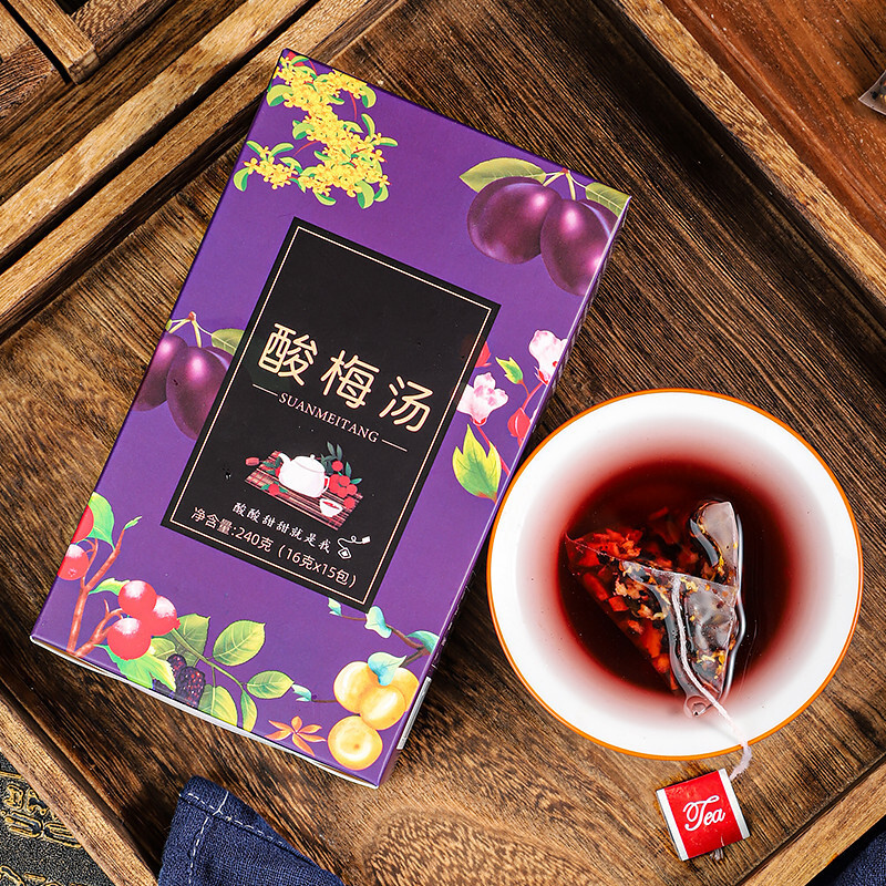Súp mận, nguyên liệu cho trà, và một mầm từ súp mận mùa hè ở Bắc Kinh.