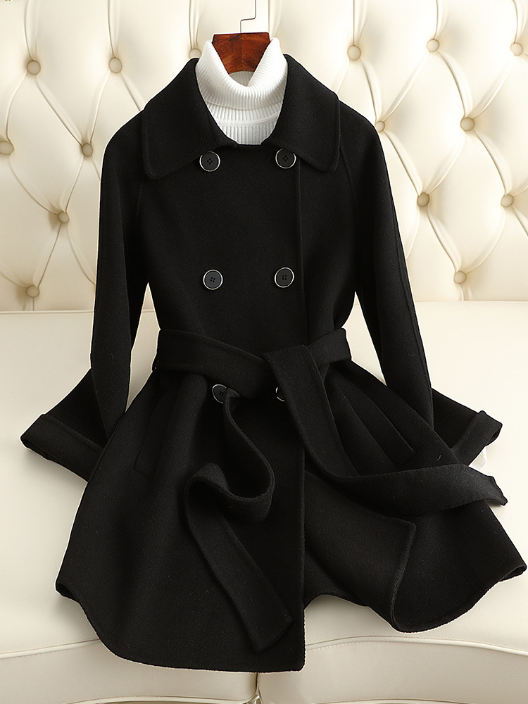 2024 new, two-faced wool coat girl with a long Hepburn hair.