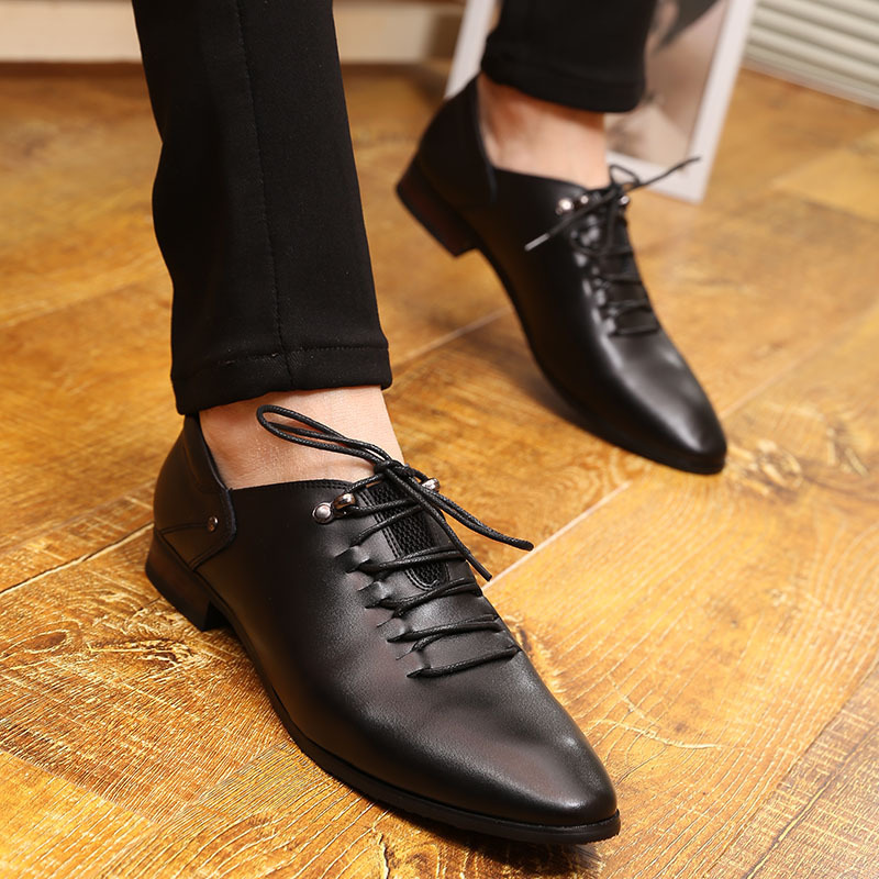 In spring and summer, the Korean Men's Business is putting up shoes in the young, stylish shoes, with high shoes in the male shoes.