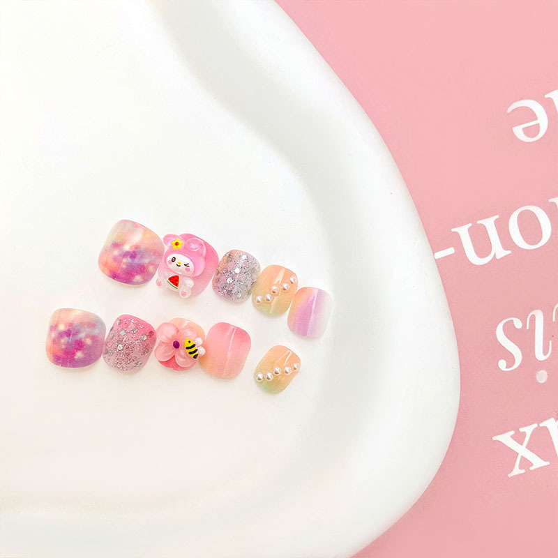 New children's fingernails, cutie stickers, cutie nails.