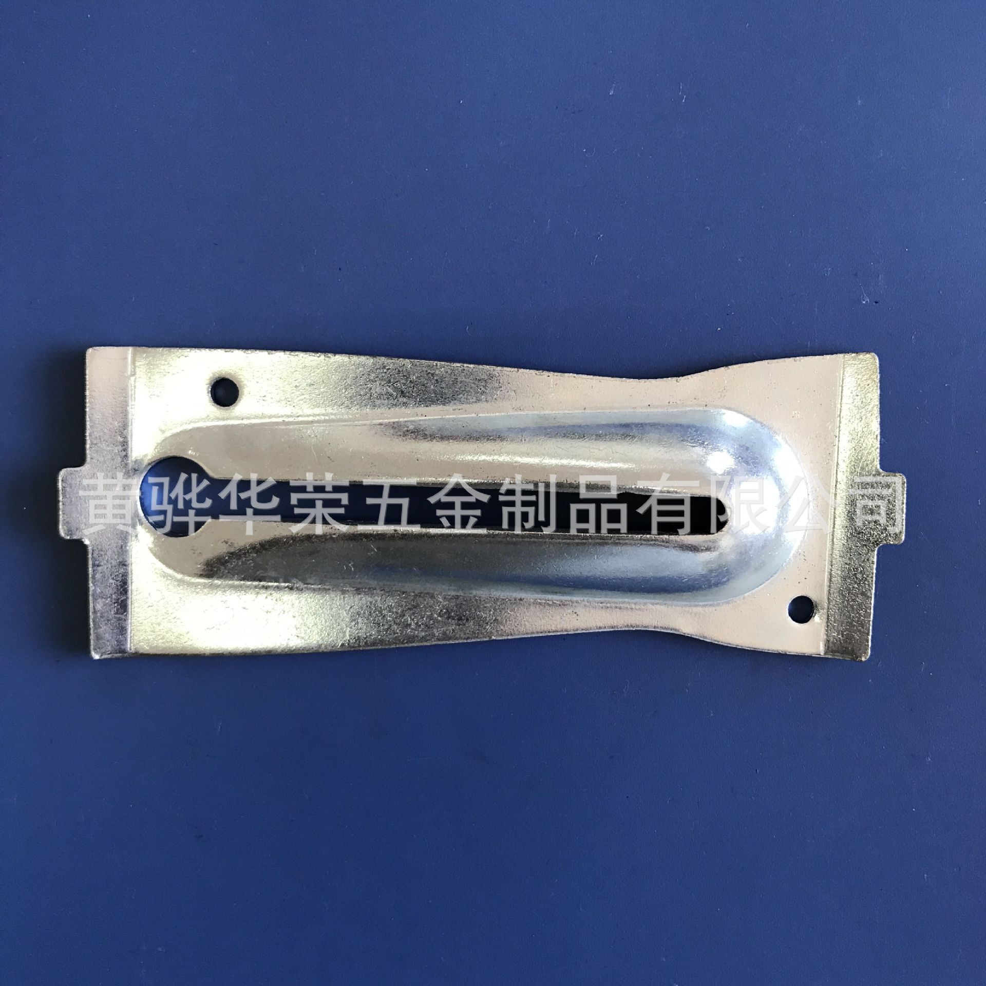 Squeeze into the plate, button the plate wholesale, wedge clamp-weed clips, aluminum sheet pull,