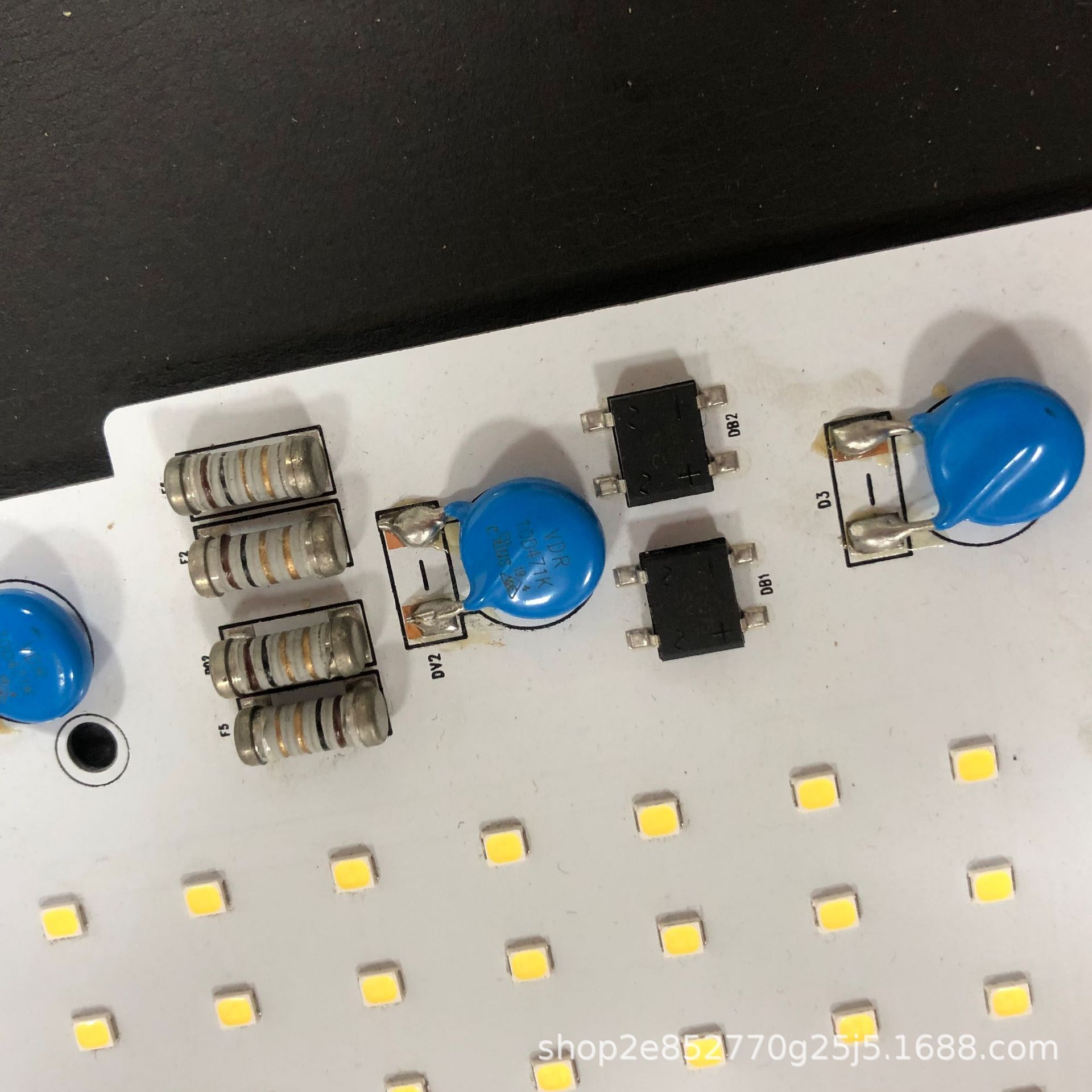 A light-free, 220v light bulb, a small apple light plate of 200w100w50w20w with a full linear light source