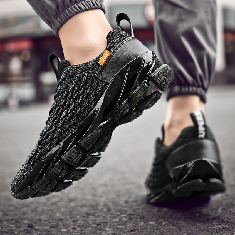 A new 2023 for Blade male sneakers.