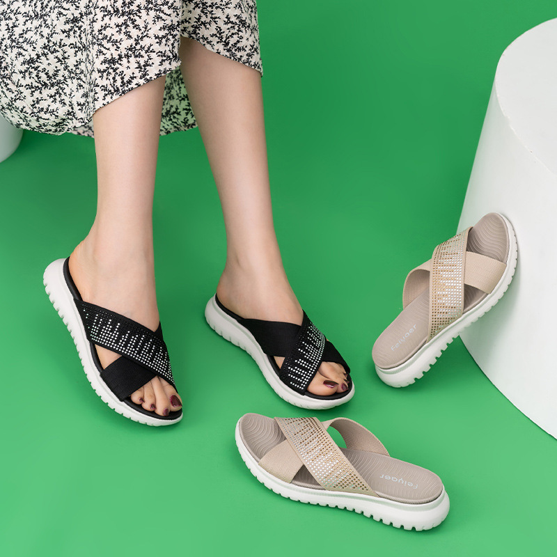 Cross-border slipper girl, 2024 summer slopes, cross-weave, cozy, cozy, large-coded water-drived sandal wholesale.