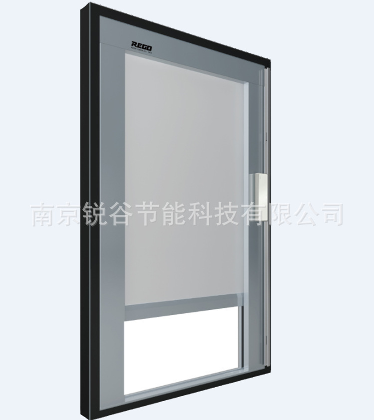 Kính rỗng trong phòng điều khiển từ trường.