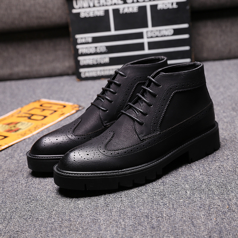 A man's new Young-fung Business Recreational Boots and Korean Tide Boots and Boots.