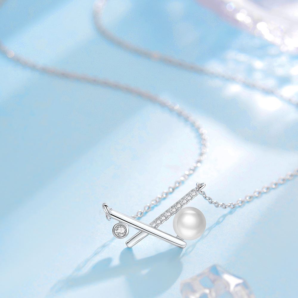 S925 pure silver transforms pearl necklaces into high-intensity neck chain designs.