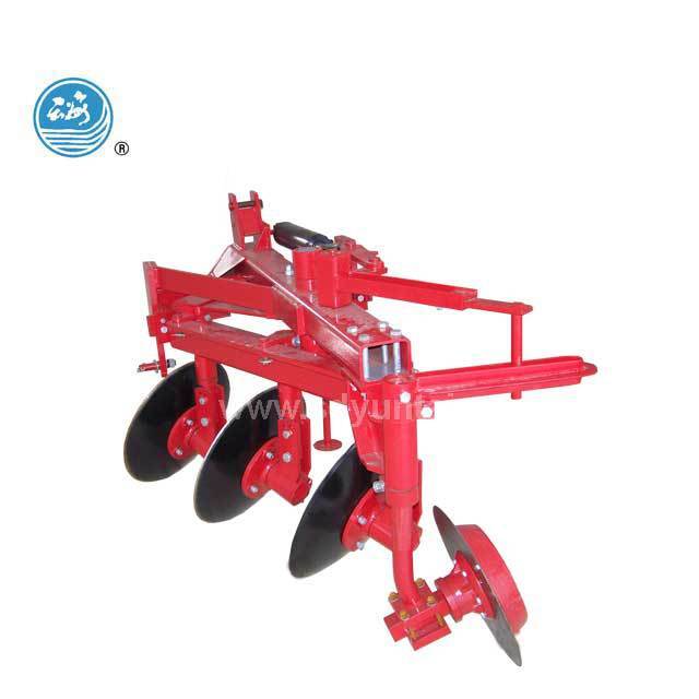 Supply one two-way disk plow, sale of a two-way hydraulic plow.