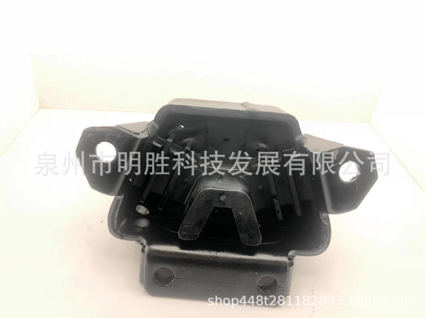 1-53215-302-0 发动机支架 ENGINE MOUNTING