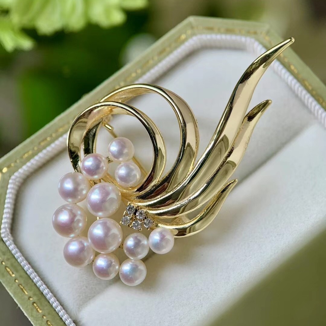 4-6 fresh water pearl pins with high-temperature, elegant pearl grafts with a suspended box for wholesale sales.