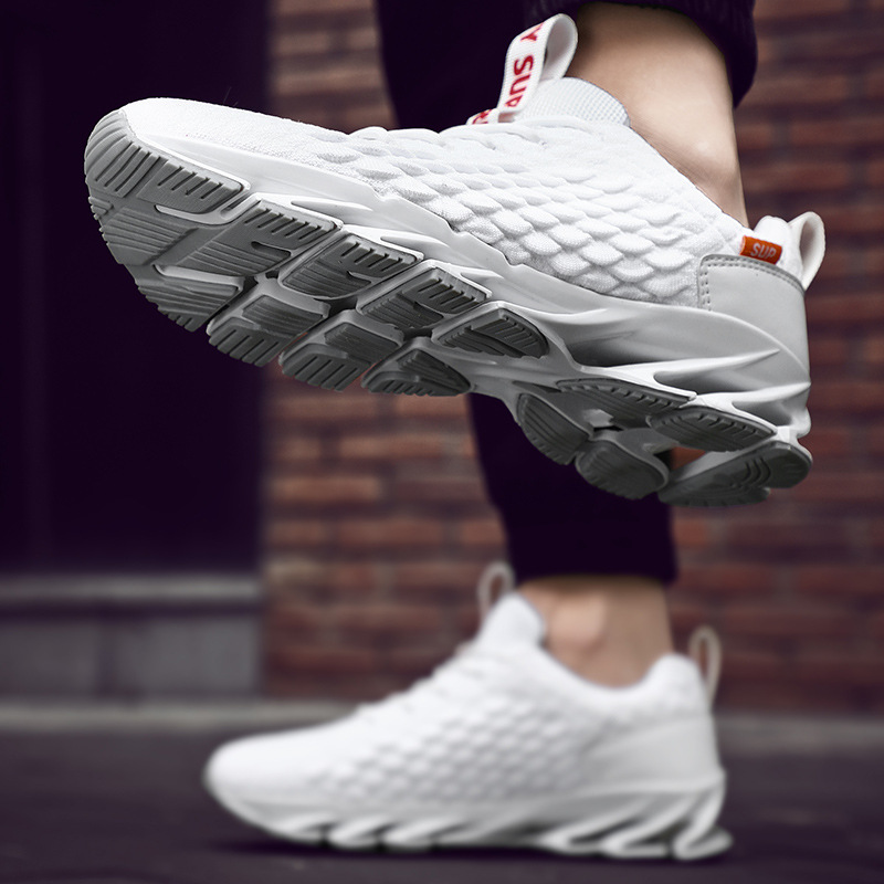 A new 2023 for Blade male sneakers.