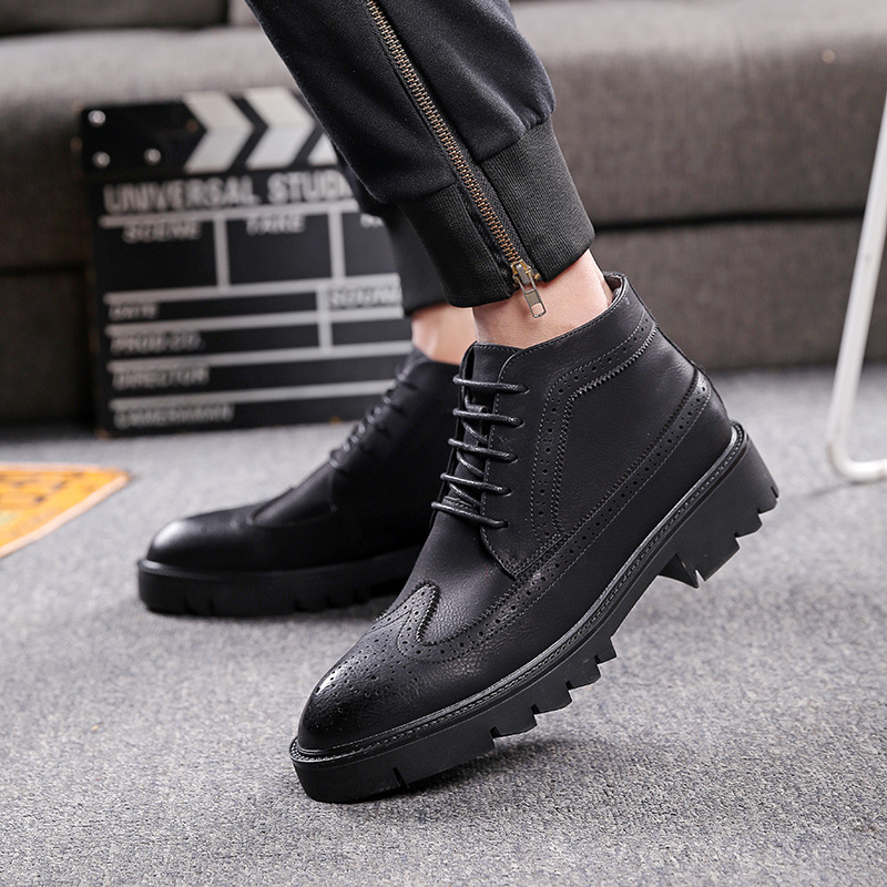 A man's new Young-fung Business Recreational Boots and Korean Tide Boots and Boots.