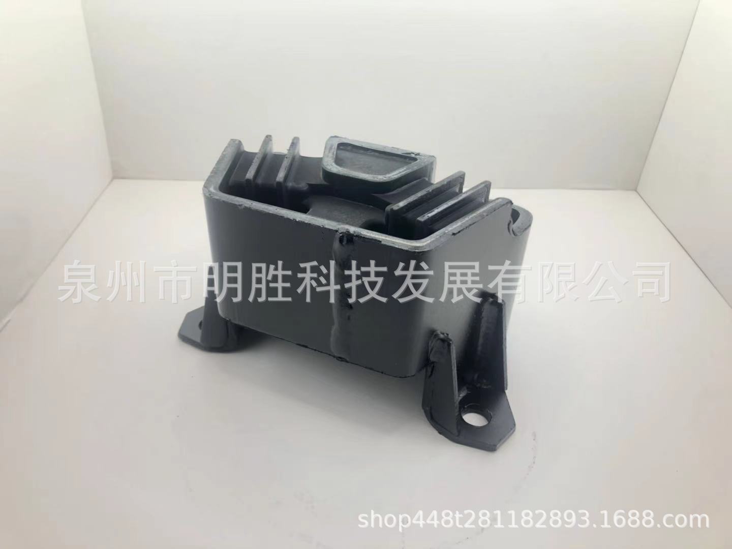 1-53215-302-0 发动机支架 ENGINE MOUNTING