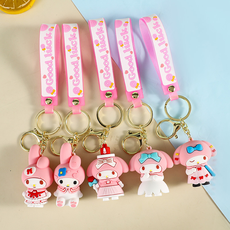 Chìa khóa của Cartoon Three Goose Melody được gắn vào túi một cô gái với một món quà nhỏ.