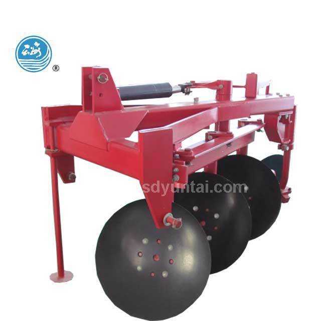 Supply one two-way disk plow, sale of a two-way hydraulic plow.