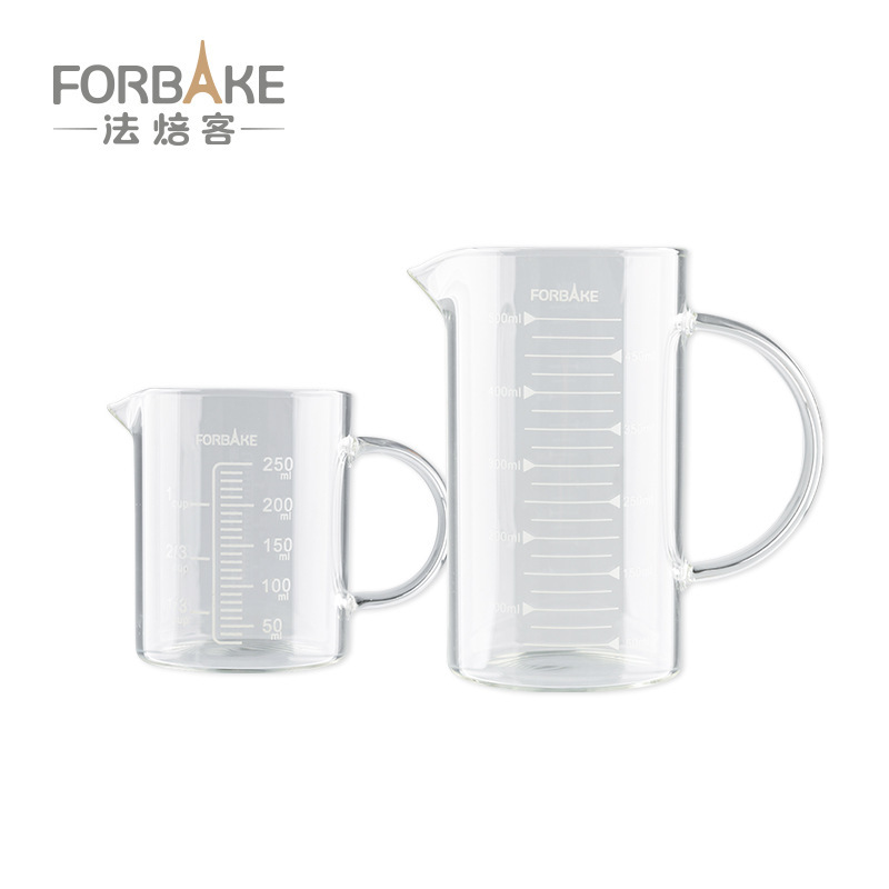 Faucer, glass with thick, high-temperature-resistant glass, home-made milk cup against bursting glass.