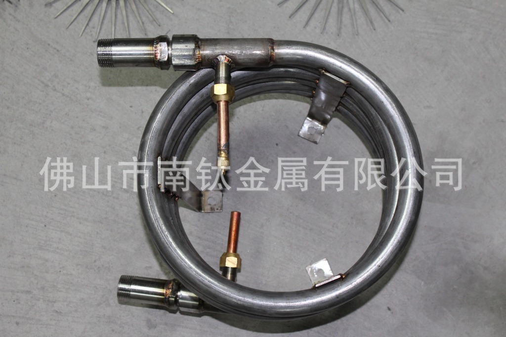 500 đô cho một ống nước cho một cái máy bơm nước nóng.