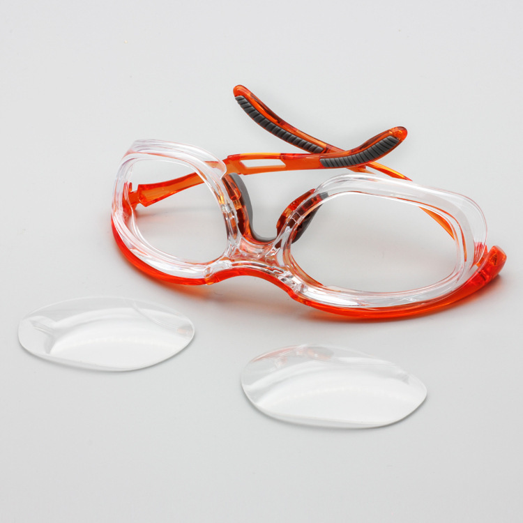 The Rik factory works directly for the sports industry to protect against impact and close-sighted eyeglasses.