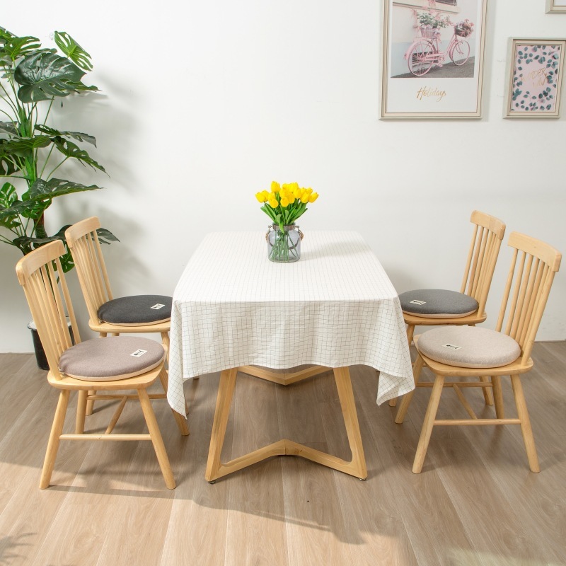 Round memory cotton mats have been sitting in student dorms for four seasons.